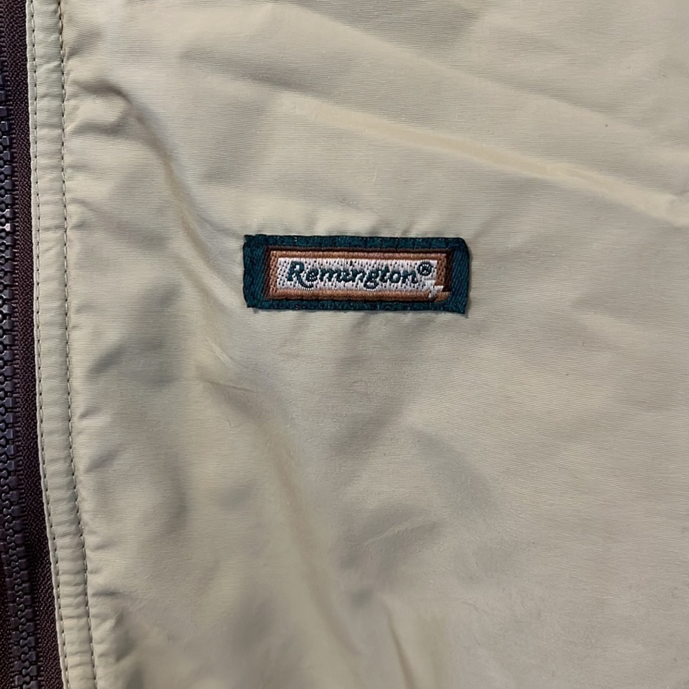 Vintage Remington Outdoor Clothing Tan Weather Resistant Puffer Coat (EXCELLENT) - Picture 3 of 5
